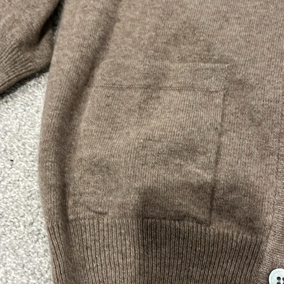 100% Cashmere Women’s M Button Cardigan Bloomingdales Sutton note- damage - Picture 4 of 12